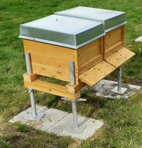 Construire soi-même des supports de ruches adaptés à tous les terrains bienenbock2