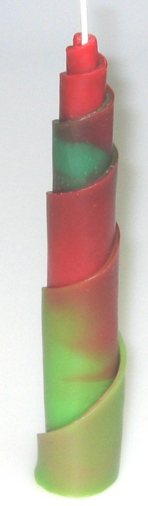 bunte pyramidenkerze